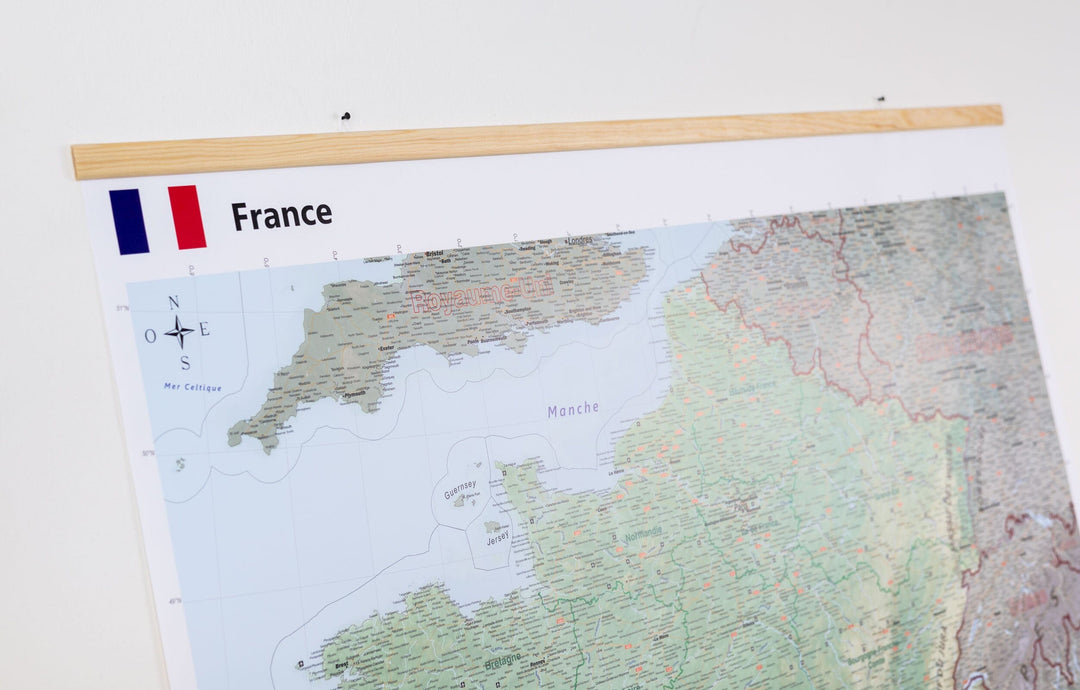 Carte murale plastifiée - France physique (100 x 100 cm), avec baguettes en bois | GeoMetro carte murale petit tube taux réduit GeoMetro 