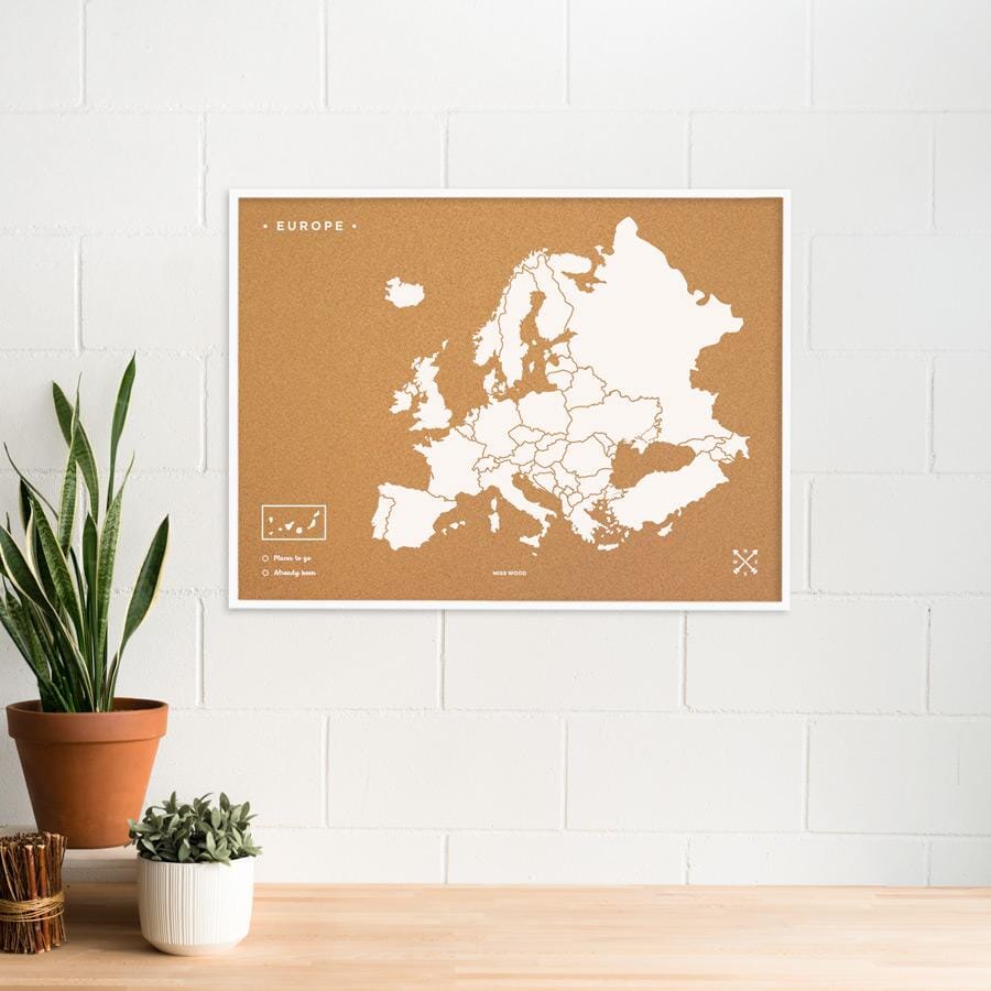 Carte de l'Europe en liège - couleur naturelle, impression blanc | Miss Wood carte murale grand tube Miss Wood taille XL (96 x 68 cm) avec cadre blanc 