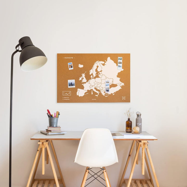 Carte de l'Europe en liège - couleur naturelle, impression blanc - Taille XL (90 x 60 cm) | Miss Wood carte murale petit tube Miss Wood 