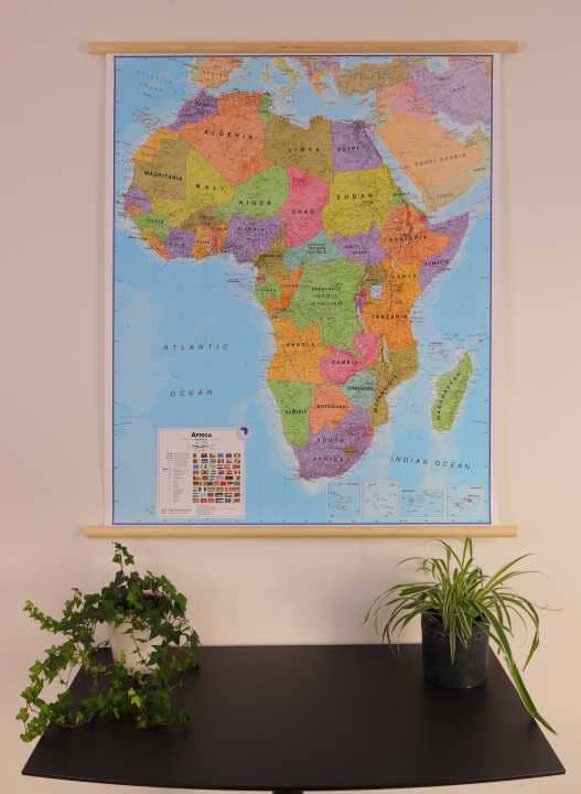 Carte murale plastifiée avec lattes de maintien en bois - Afrique politique (en anglais) - 100 x 120 cm | Maps International carte murale hors dimensions Maps International 