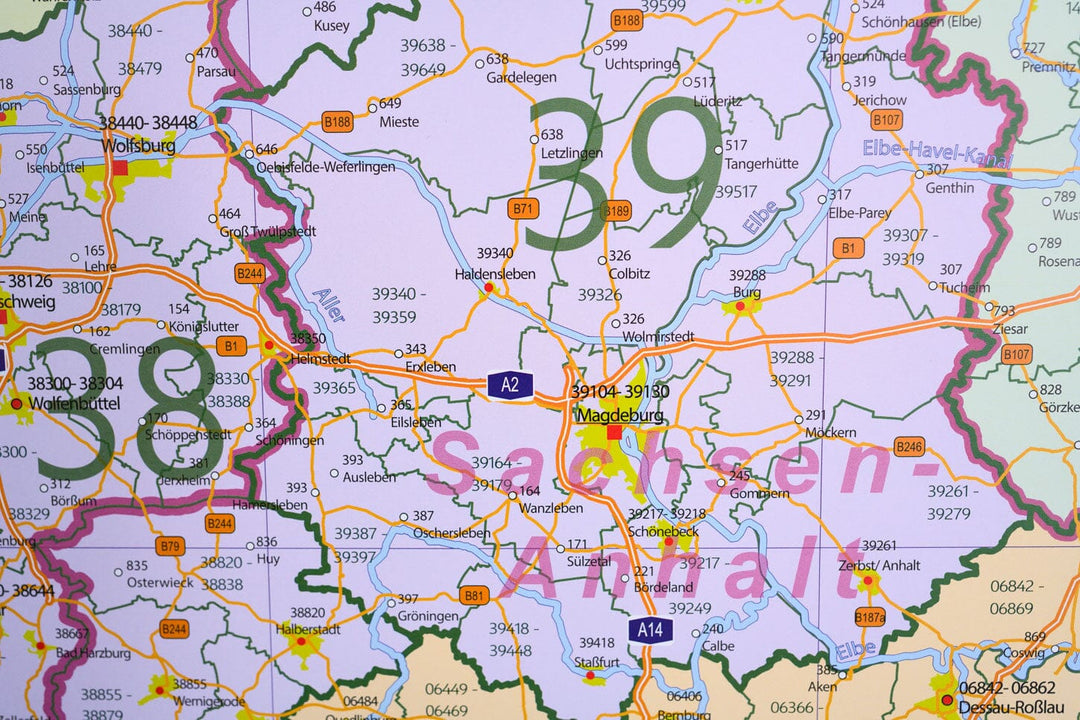 Carte murale plastifiée (en allemand) - Allemagne, avec codes postaux (100 x 140 cm) | GeoMetro carte murale petit tube taux réduit GeoMetro 