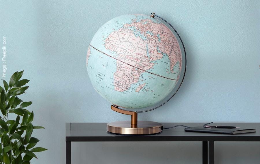 Globe bleu lumineux de diamètre 30 cm, pied métallique (en français) globe Cartotheque Egg 