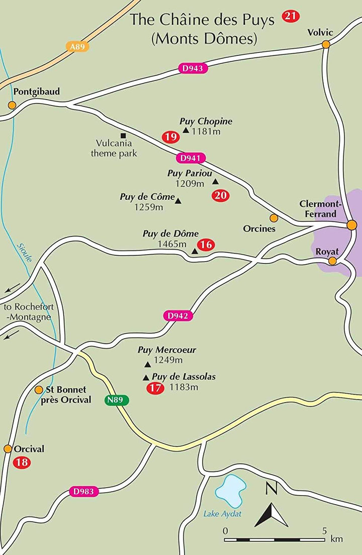Guide de randonnées (en anglais) - Auvergne : 42 walks in volcanic hills of France | Cicerone guide de randonnée Cicerone 