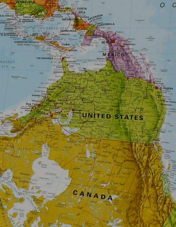 Panneau épinglable (en anglais) - Monde politique, upside down - 136 x 100 cm | Maps International panneau épinglable Maps International 
